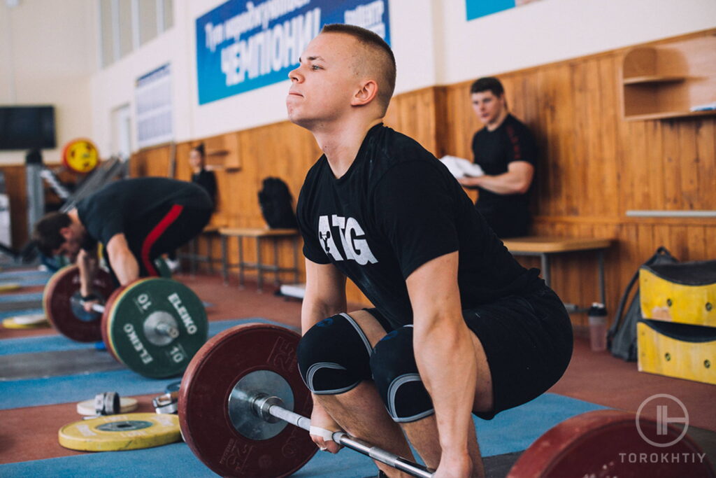 exercising with knee sleeves