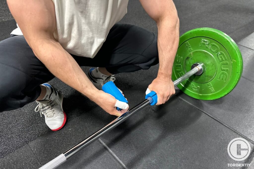 putting fat gripz on barbell