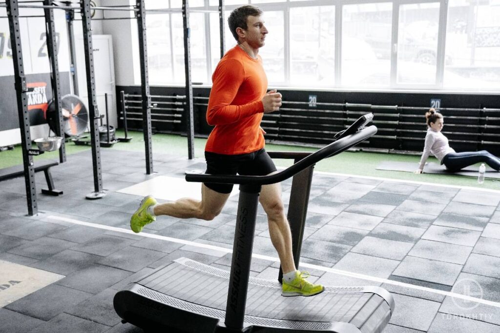 Strength Training For Sprinters (Detailed Program)
