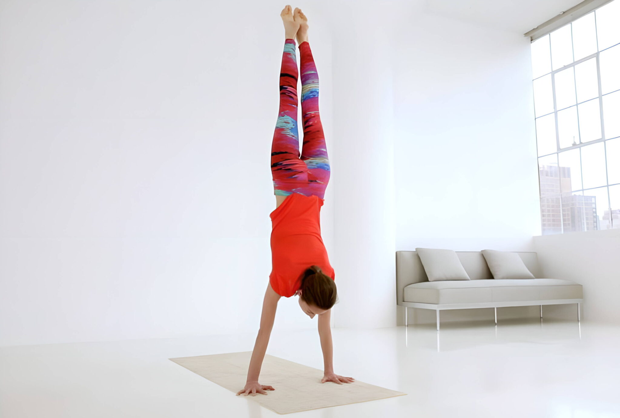 5 Tips On How To Hold A Handstand Longer