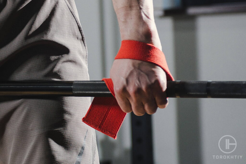 How to Use Deadlift Straps