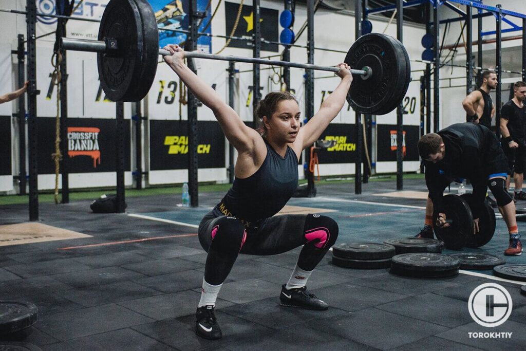 woman weightlifting workout