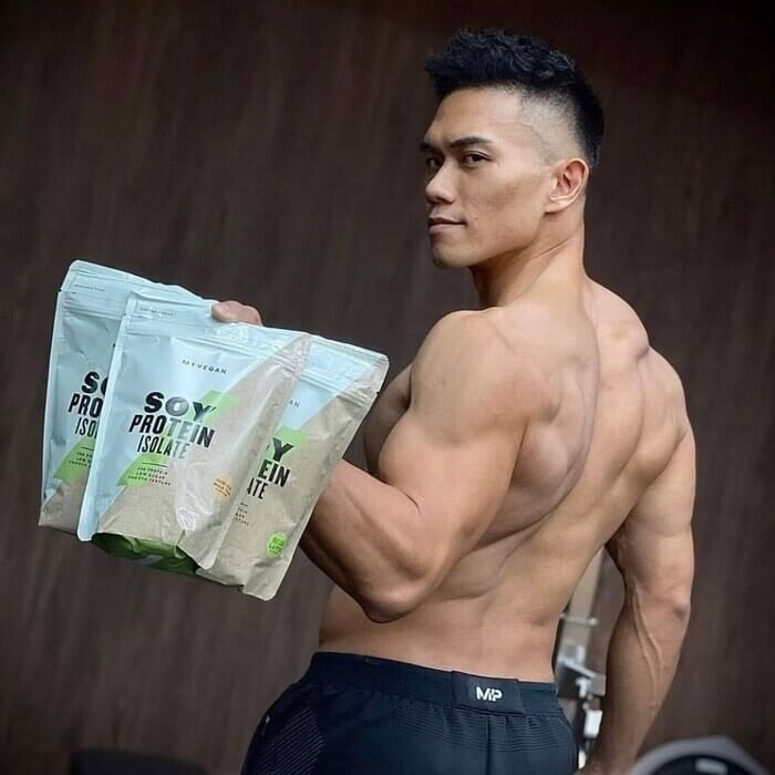 Man demonstrate protein-soy