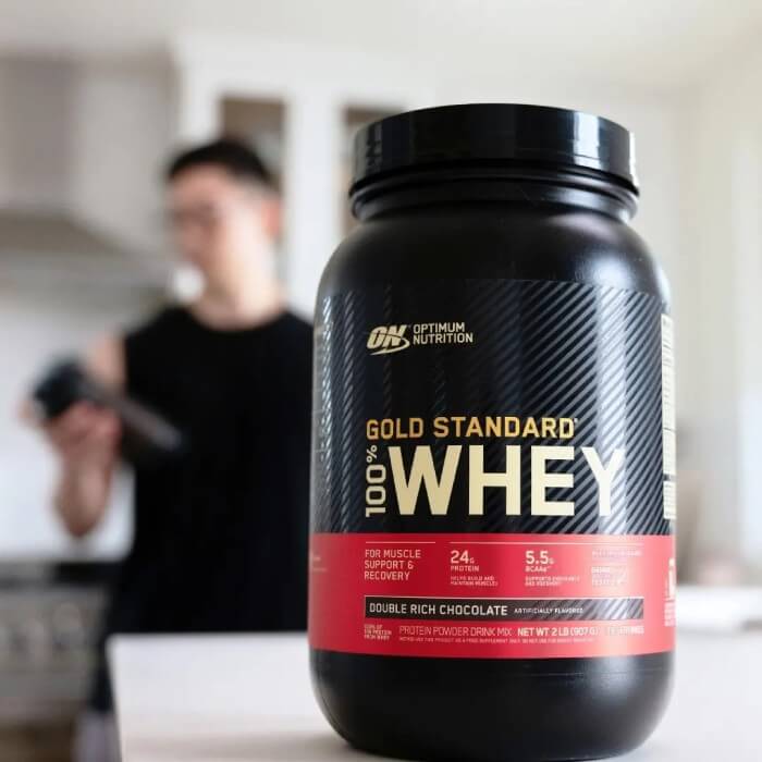 Performing Optimum Nutrition Gold Standard Whey