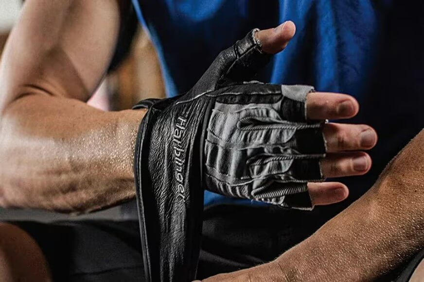 Gloves for lifting with wirst straps