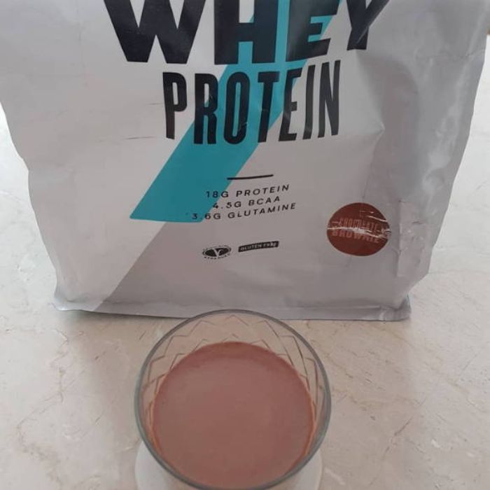 customer shows his read-to-eat myprotein protein