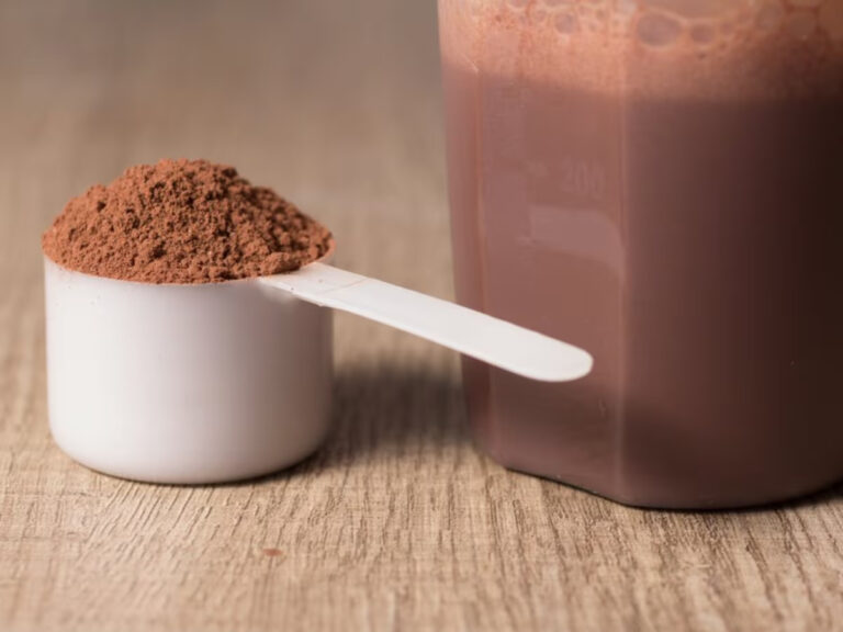 Collagen Protein vs Whey Protein: Which to Pick?