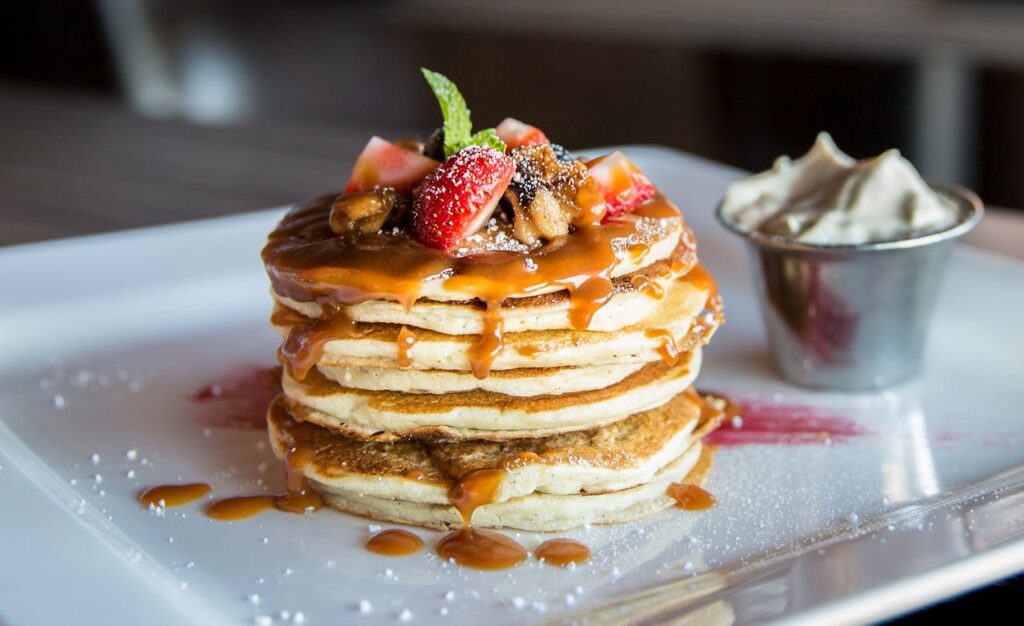 pancakes with fruits and caramel