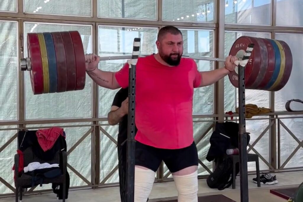 Lasha Talakhadze Squatting 295 kg