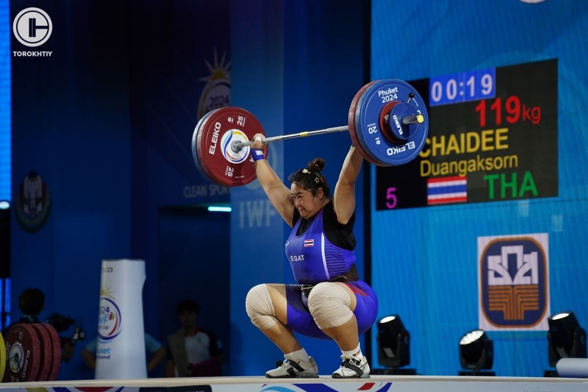 Duangaksorn Chaidee Doing Weightlifting