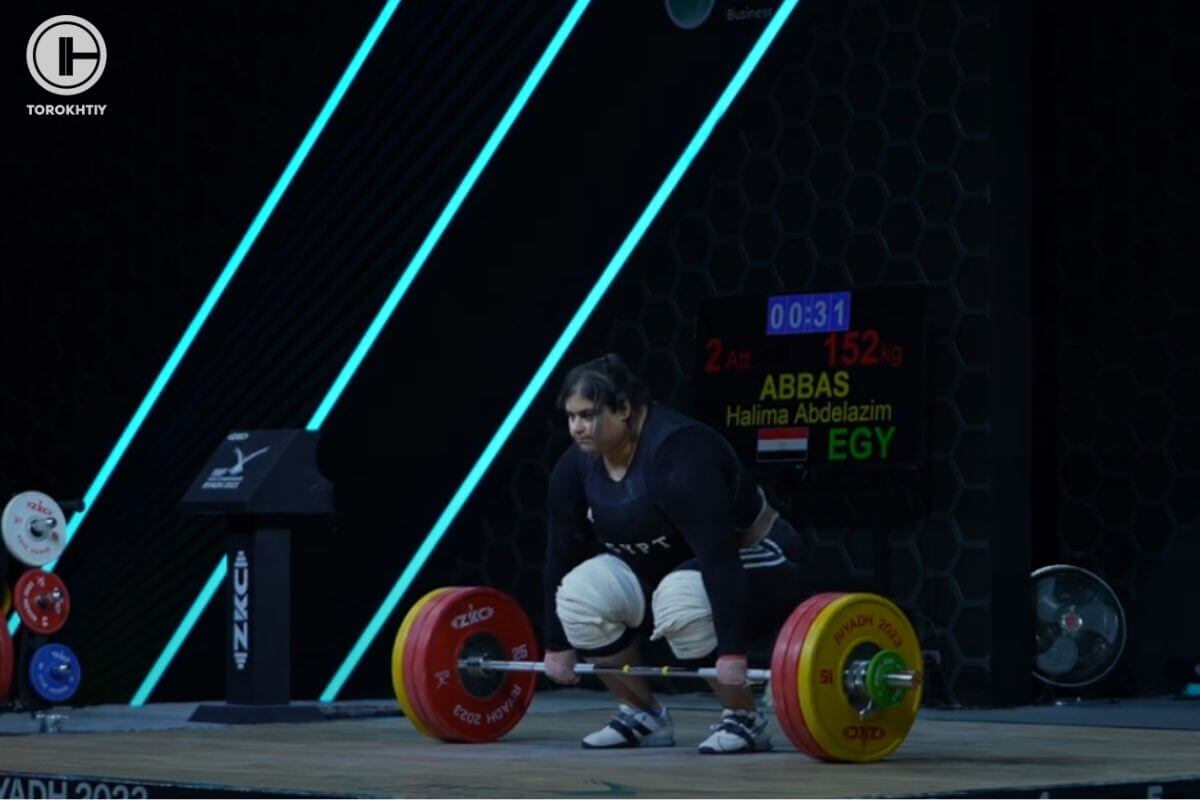 Halima Abbas Preparing to Weightlift