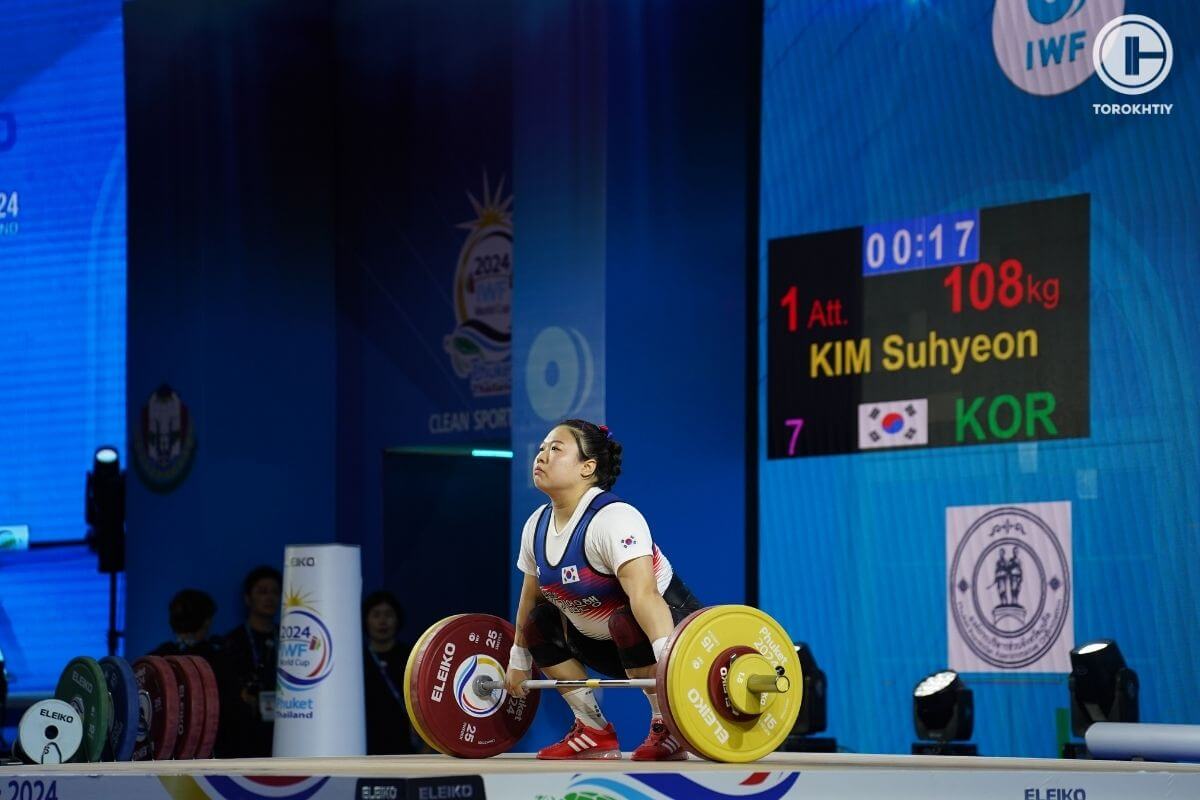 Kim Su-Hyeon Preparing to Weightlifting