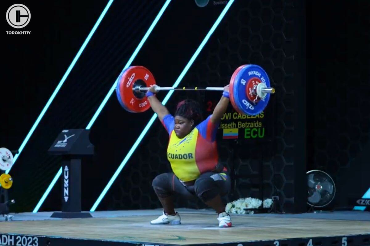 Lisseth Ayovi Weightlifting Exercise