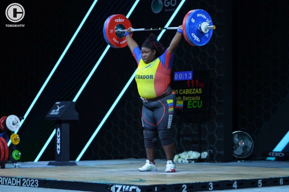 Lisseth Ayovi Weightlifting