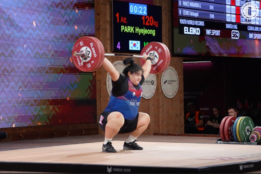 Park-Hyejeong-Snatch-at-Worlds-2025-Championship