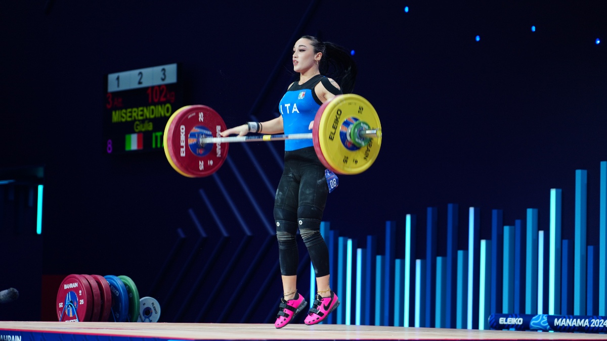 Miserendino Giulia performing a clean and jerk (Torokhtiy Weightlifting)